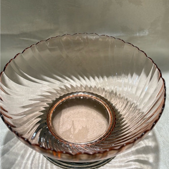 Vintage 1960’s Arcoroc French Pink Swirl Large Bowl on Silver Stand - Picture 2 of 10